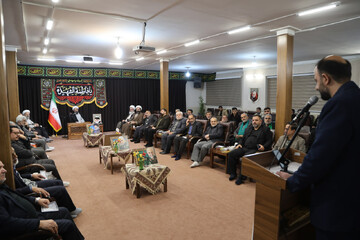 تصاویر / دیدار مداحان همدانی با نماینده ولی فقیه در استان