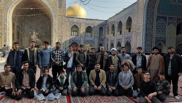 فیلم| برگزاری مراسم عزاداری ایام فاطمیه در حرم مطهر رضوی توسط طلاب مدرسه علمیه امام صادق (ع) بیجار