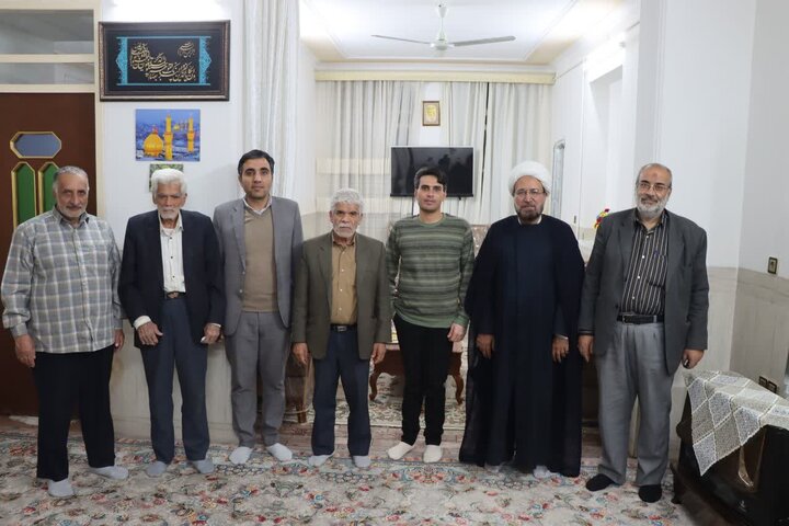 تصاویر/ دیدار صمیمانه امام جمعه شهرستان اشکذر با یکی از اعضای ستاد نمازجمعه