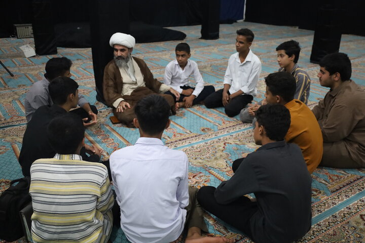 تصاویر/ بازدید مدیر حوزه علمیه استان از مدرسه ولی عصر (عج) رودان