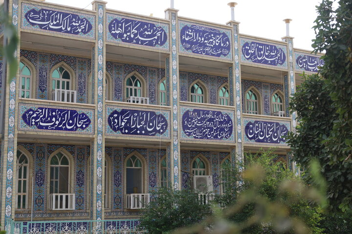 تصاویر/ بازدید مدیر حوزه علمیه استان از مدرسه ولی عصر (عج) رودان