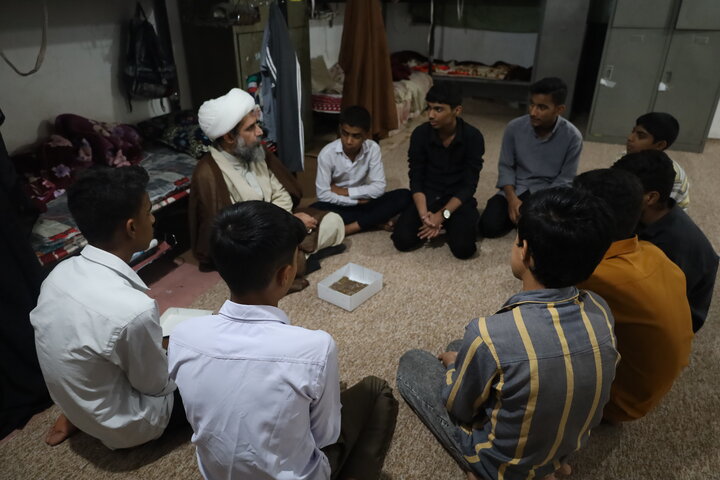 تصاویر/ بازدید مدیر حوزه علمیه استان از مدرسه ولی عصر (عج) رودان