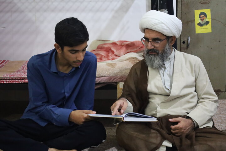 تصاویر/ بازدید مدیر حوزه علمیه استان از مدرسه ولی عصر (عج) رودان