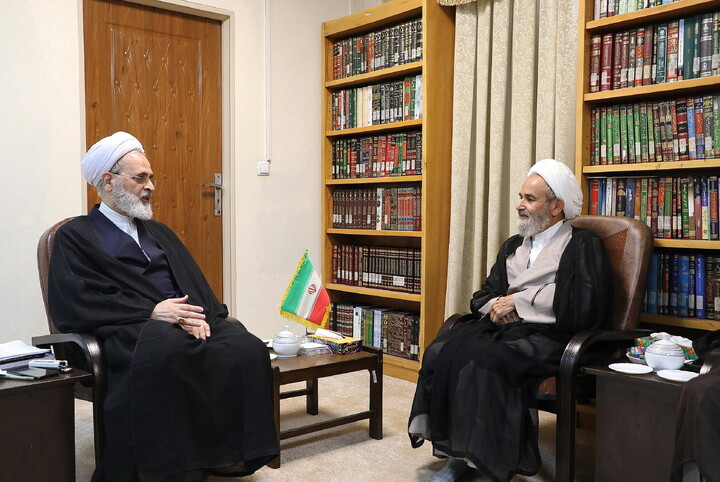 دیدار رئیس موسسه موضوع‌ شناسی احکام فقهی با آیت الله اعرافی
