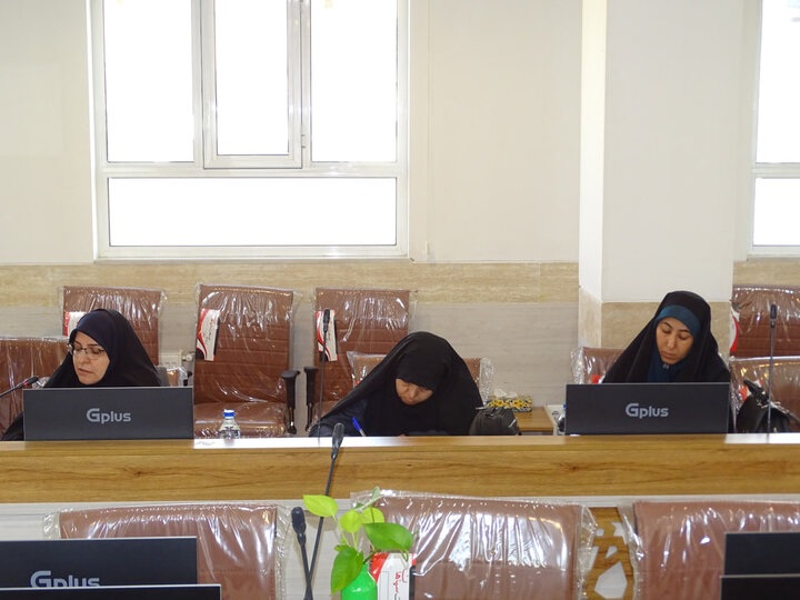 گزارش تصویری پیش‌نشست تبادل‌نظر «عفاف و حجاب» در حوزه علمیه خواهران اصفهان