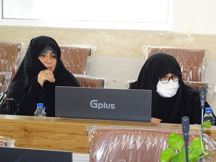 گزارش تصویری پیش‌نشست تبادل‌نظر «عفاف و حجاب» در حوزه علمیه خواهران اصفهان