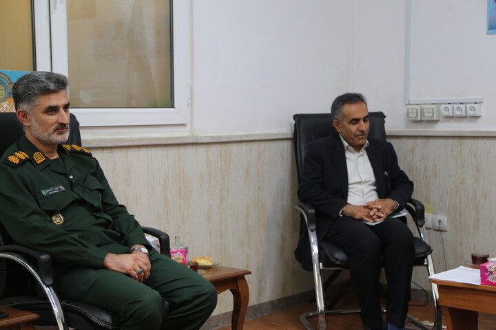 تصاویر/دیدار فرمانده سپاه ناحیه مقاومت بسیج امام علی (ع) اهواز با مدیر حوزه علمیه خوزستان