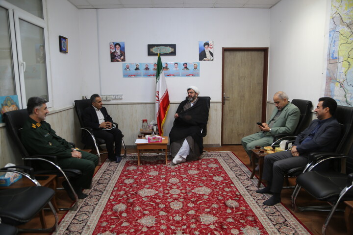 تصاویر/دیدار فرمانده سپاه ناحیه مقاومت بسیج امام علی (ع) اهواز با مدیر حوزه علمیه خوزستان