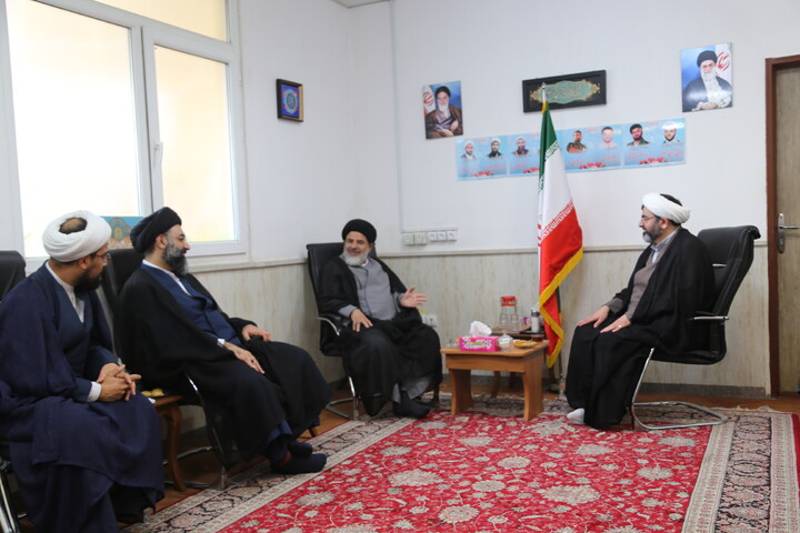 تصاویر/دیدار عضو مجلس خبرگان رهبری با مدیر حوزه علمیه خوزستان