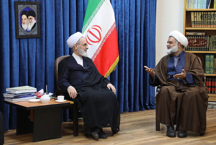 تصاویر/ دیدار فرمانده تیپ مستقل امام جعفر صادق(ع) با آیت الله اعرافی