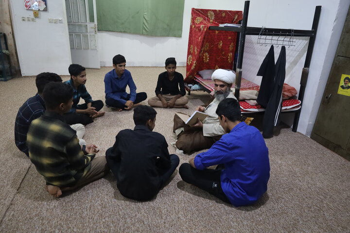 تصاویر/ بازدید مدیر حوزه علمیه استان از مدرسه ولی عصر (عج) رودان