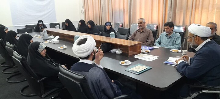 تصاویر/جلسه هم اندیشی  آزمون حفظ عمومی قرآن کریم در آبادان