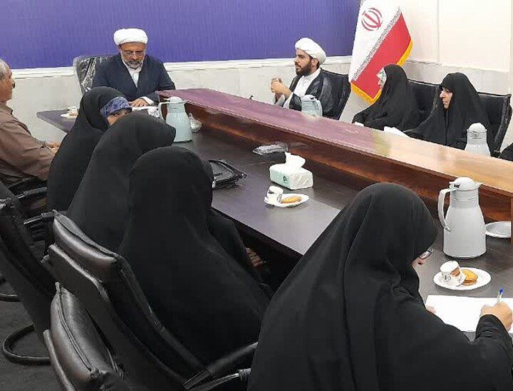 تصاویر/جلسه هم اندیشی  آزمون حفظ عمومی قرآن کریم در آبادان