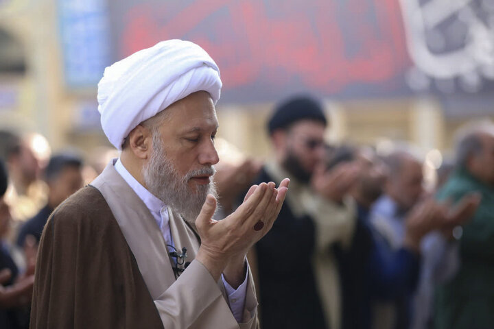 تصاویر| اقامه نماز باران در سومین حرم اهل بیت(ع)