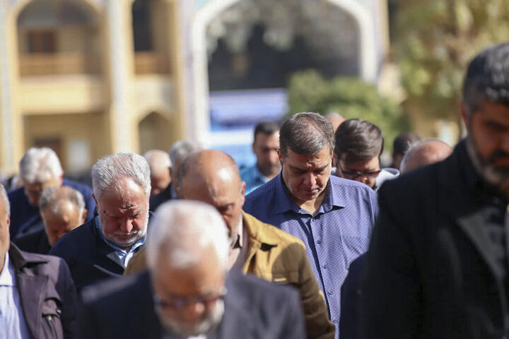 تصاویر| اقامه نماز باران در سومین حرم اهل بیت(ع)