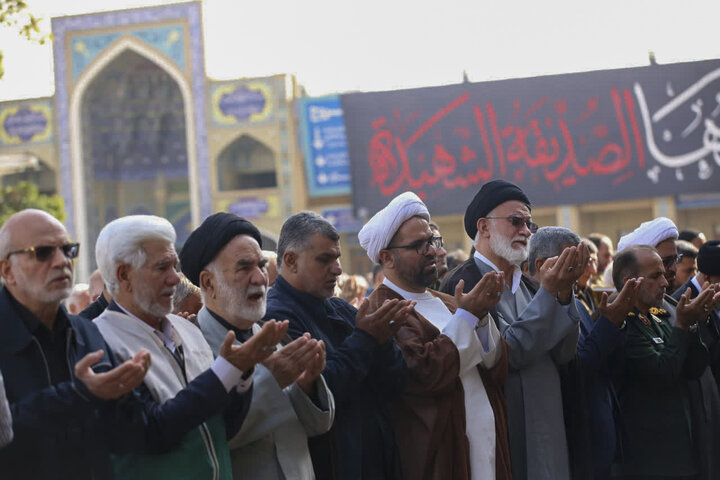 تصاویر| اقامه نماز باران در سومین حرم اهل بیت(ع)