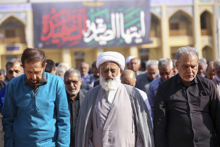 تصاویر| اقامه نماز باران در سومین حرم اهل بیت(ع)