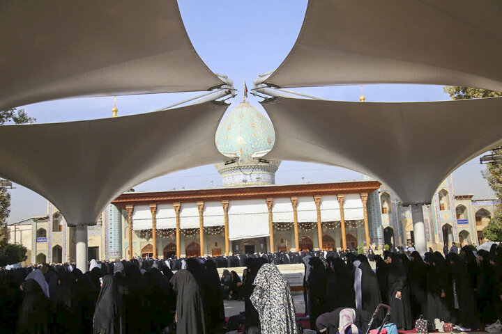 تصاویر| اقامه نماز باران در سومین حرم اهل بیت(ع)