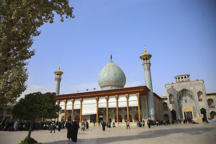 تصاویر| اقامه نماز باران در سومین حرم اهل بیت(ع)