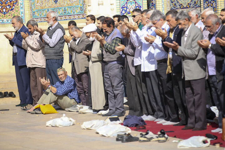 تصاویر| اقامه نماز باران در سومین حرم اهل بیت(ع)