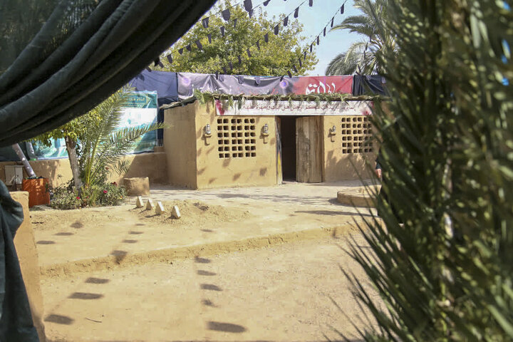 تصاویر| افتتاح نمایشگاه یاس کبود در حرم مطهر سیدعلاالدین حسین(ع)