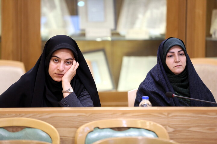 تصاویر/ رونمایی از کتاب تاریخ شفاهی کتابخانه آیت‌الله بروجردی با حضور معاونت پژوهش حوزه