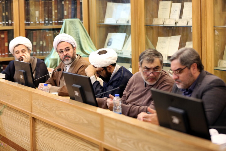 تصاویر/ رونمایی از کتاب تاریخ شفاهی کتابخانه آیت‌الله بروجردی با حضور معاونت پژوهش حوزه