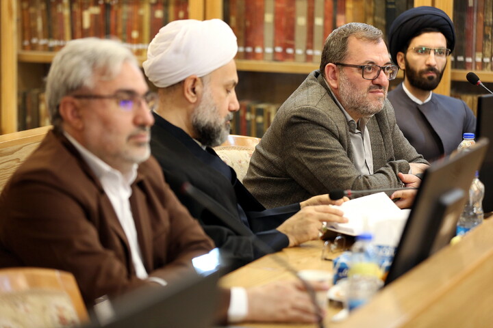 تصاویر/ رونمایی از کتاب تاریخ شفاهی کتابخانه آیت‌الله بروجردی با حضور معاونت پژوهش حوزه