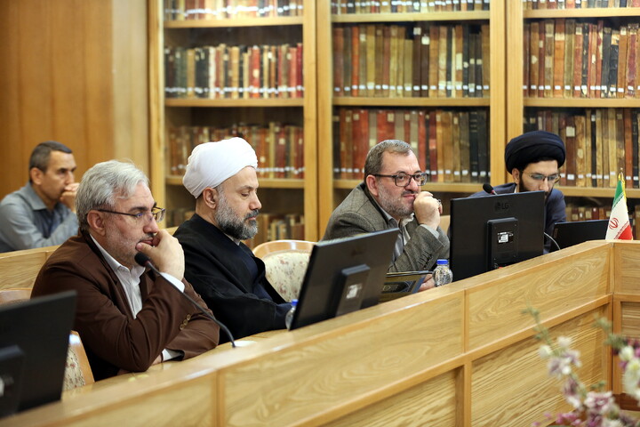 تصاویر/ رونمایی از کتاب تاریخ شفاهی کتابخانه آیت‌الله بروجردی با حضور معاونت پژوهش حوزه