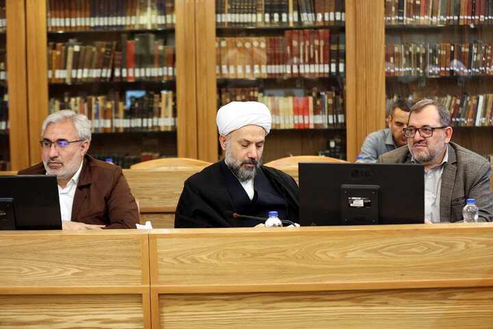 تصاویر/ رونمایی از کتاب تاریخ شفاهی کتابخانه آیت‌الله بروجردی با حضور معاونت پژوهش حوزه