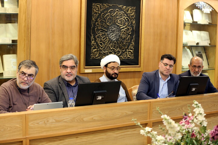 تصاویر/ رونمایی از کتاب تاریخ شفاهی کتابخانه آیت‌الله بروجردی با حضور معاونت پژوهش حوزه