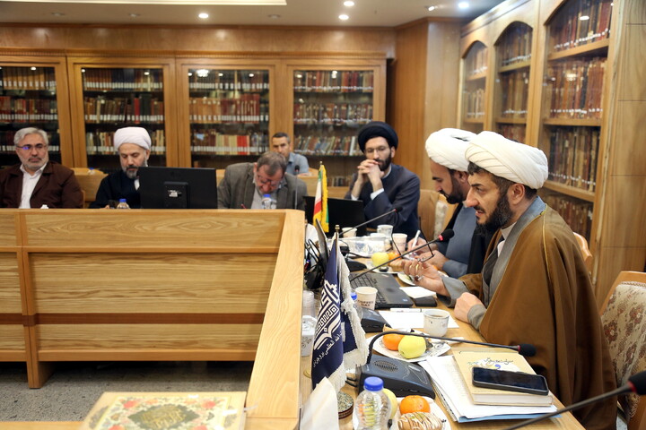 تصاویر/ رونمایی از کتاب تاریخ شفاهی کتابخانه آیت‌الله بروجردی با حضور معاونت پژوهش حوزه