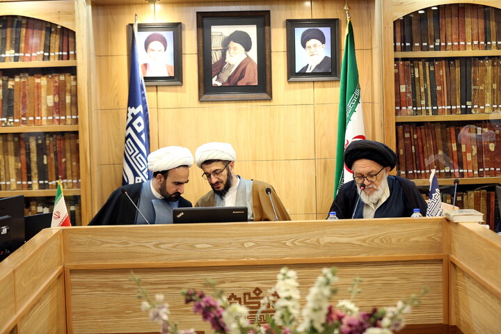 تصاویر/ رونمایی از کتاب تاریخ شفاهی کتابخانه آیت‌الله بروجردی با حضور معاونت پژوهش حوزه