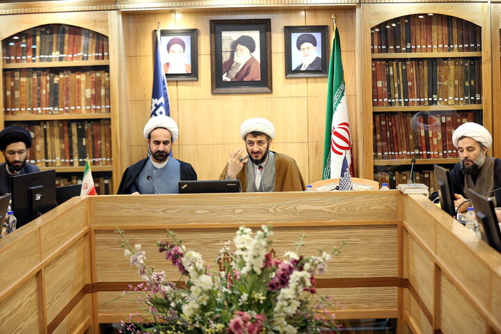 تصاویر/ رونمایی از کتاب تاریخ شفاهی کتابخانه آیت‌الله بروجردی با حضور معاونت پژوهش حوزه