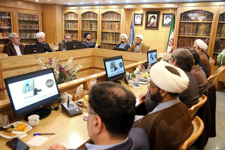 تصاویر/ رونمایی از کتاب تاریخ شفاهی کتابخانه آیت‌الله بروجردی با حضور معاونت پژوهش حوزه