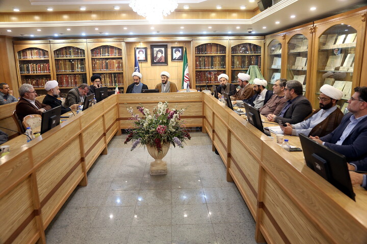 تصاویر/ رونمایی از کتاب تاریخ شفاهی کتابخانه آیت‌الله بروجردی با حضور معاونت پژوهش حوزه