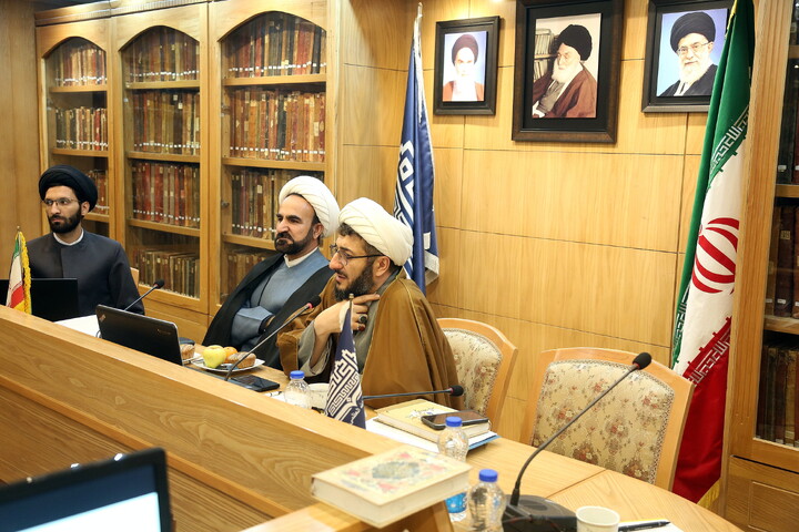 تصاویر/ رونمایی از کتاب تاریخ شفاهی کتابخانه آیت‌الله بروجردی با حضور معاونت پژوهش حوزه