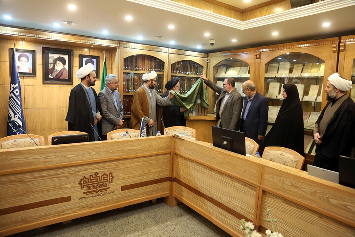تصاویر/ رونمایی از کتاب تاریخ شفاهی کتابخانه آیت‌الله بروجردی با حضور معاونت پژوهش حوزه