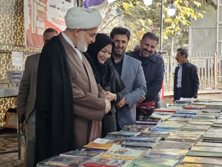 تصاویر/ برنامه‌های هفته کتاب در سنندج
