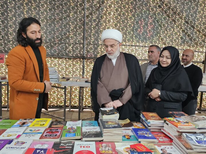 تصاویر/ برنامه‌های هفته کتاب در سنندج