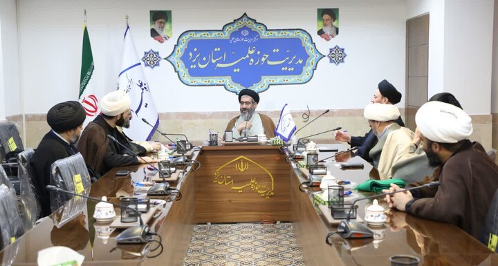 تصاویر/ برگزاری جلسه بصیرتی با موضوع نقد قرآن بسندگی ویژه کادر مدارس یزد