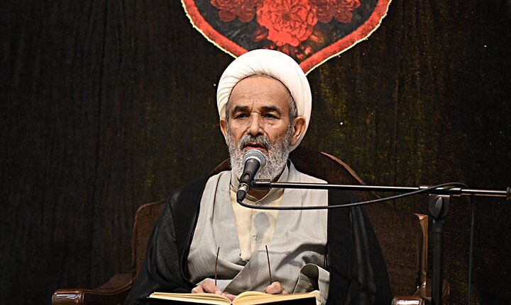 تصاویر/ مراسم تفسیر قرآن، بیان احکام و دعای کمیل در آستان عبدالعظیم حسنی(ع)