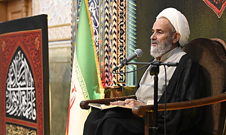 تصاویر/ مراسم تفسیر قرآن، بیان احکام و دعای کمیل در آستان عبدالعظیم حسنی(ع)