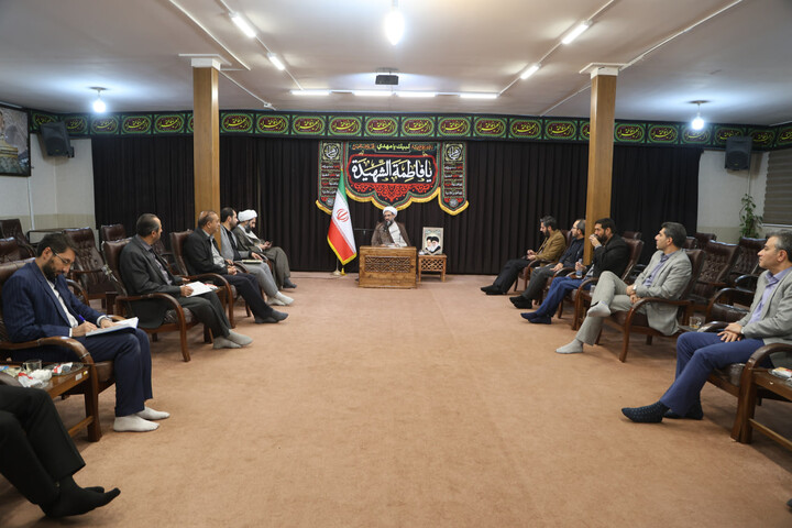 تصاویر / دیدار اعضا شورای شهر با امام جمعه همدان