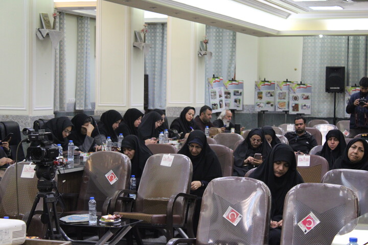 تصاویر/ نشست خبری فرمانده سپاه ثارالله کرمان به مناسبت هفته بسیج