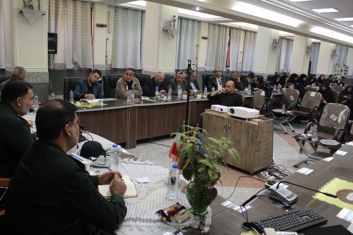 تصاویر/ نشست خبری فرمانده سپاه ثارالله کرمان به مناسبت هفته بسیج