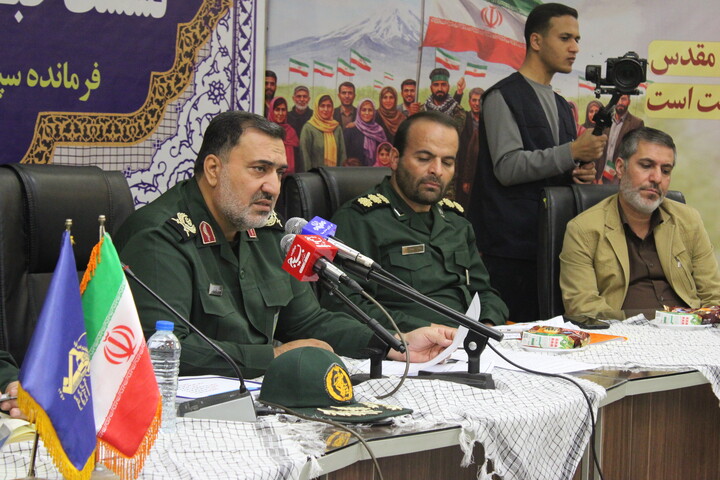 تصاویر/ نشست خبری فرمانده سپاه ثارالله کرمان به مناسبت هفته بسیج