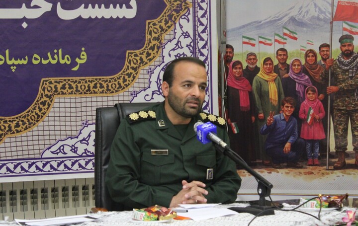 تصاویر/ نشست خبری فرمانده سپاه ثارالله کرمان به مناسبت هفته بسیج