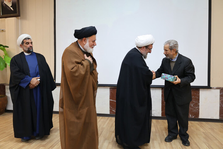 تصاویر /  آیین اختتامیه پنجمین دوره طرح اندیشه تمدن‌ساز ویژه اساتید دانشگاه علوم پزشکی تبریز