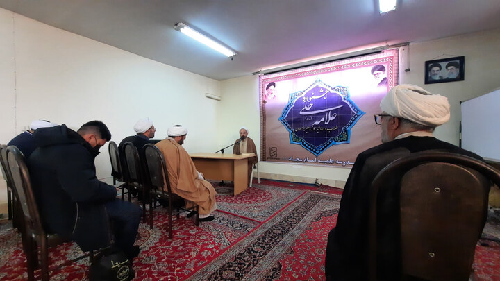 تصاویر| نشست تخصصی «تبیین سیرو سلوکو عرفان علامه طباطبایی» در مدرسه علمیه امام سجاد(ع)